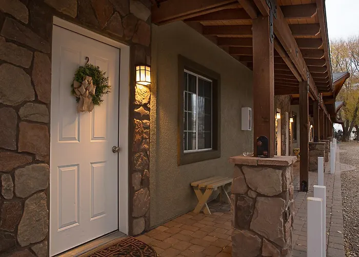 Primrose And 4* Chino Valley
